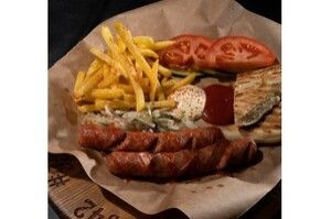 Картофель фри с сосиской