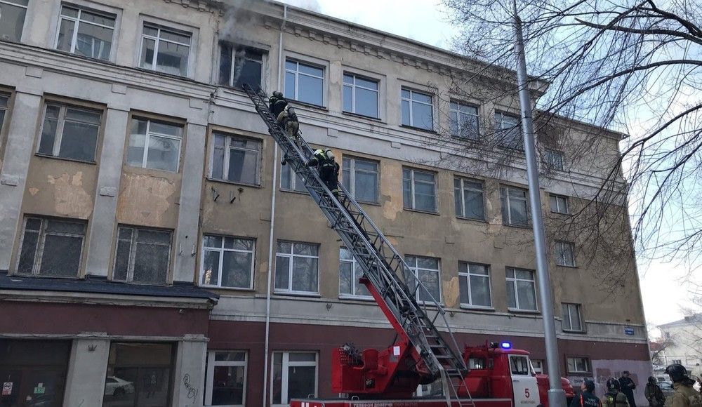 Пожар произошел в бывшем корпусе КемГУ