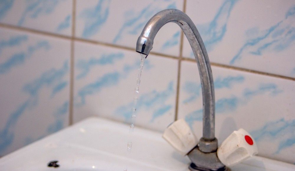Грязная вода из-под крана обеспокоила жителей Ленинска-Кузнецкого