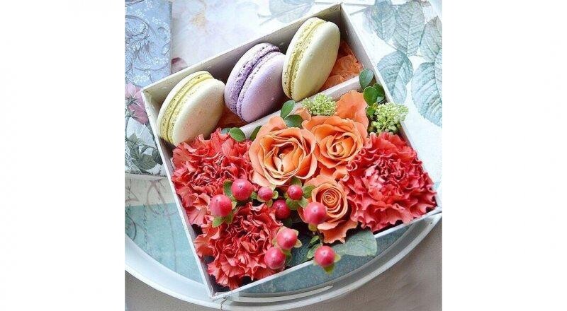 Комплимент с макарунс