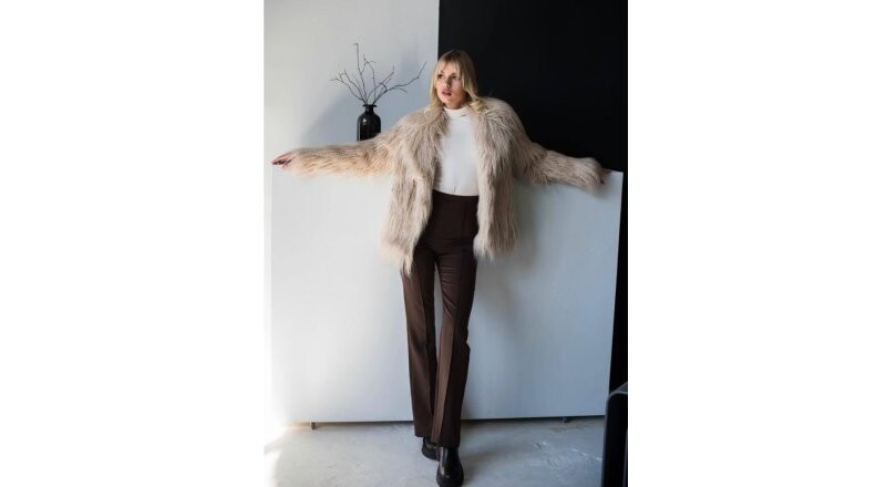 Пальто из искусственного меха