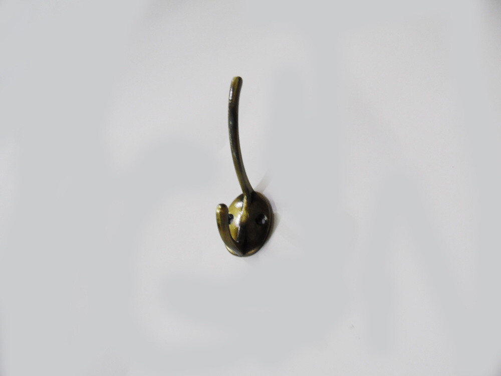 Крючок для одежды двойной