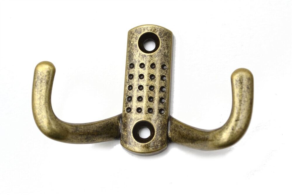 Крючок для одежды двойной
