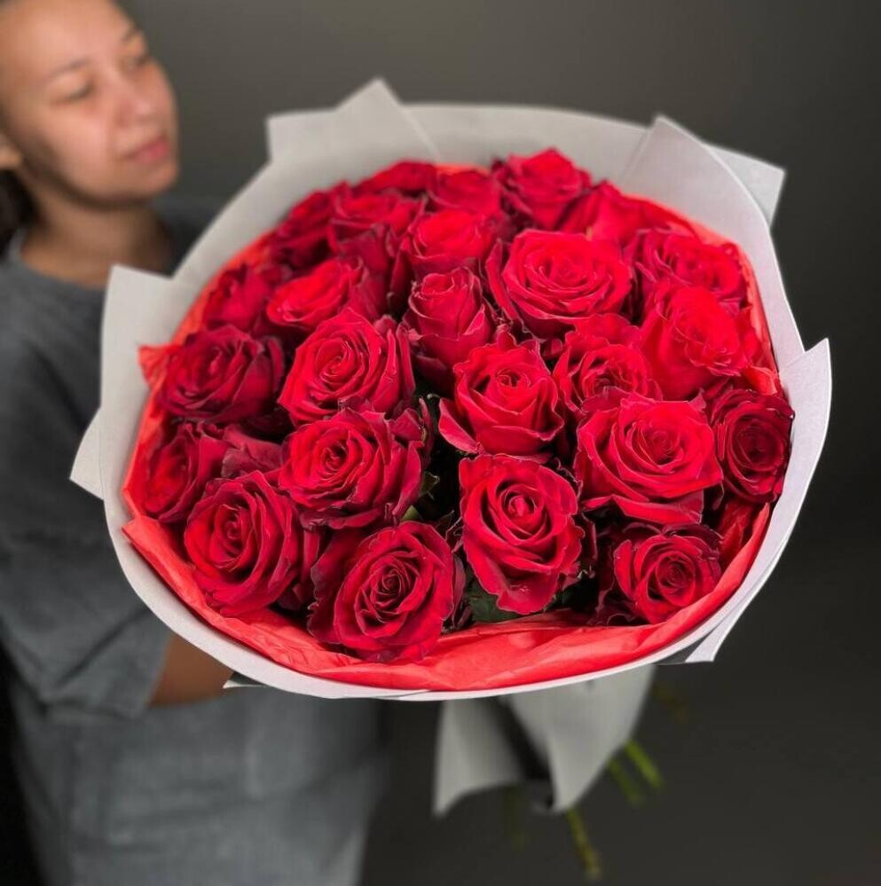 Роза Эквадор красная