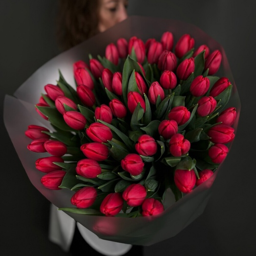Красные тюльпаны