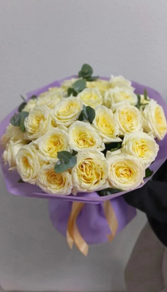 Букет белых роз