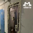 Mash Siberia: кемеровчане запенили дверь в пустую квартиру ради спасения от тараканов